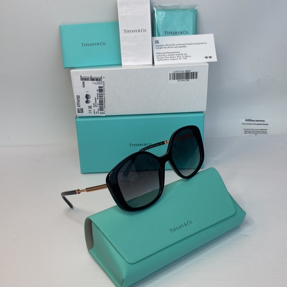 TIFFANY & CO. Blue Gradient Gray Irregular Ladies Sunglasses
TF4192 83158F 54 - Picture 6 of 17